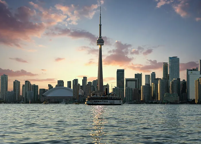 Hotel Super 8 By Wyndham Downtown Toronto