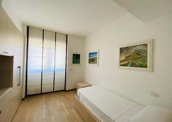 La Villa Nel Parco San Remo avec Piscine