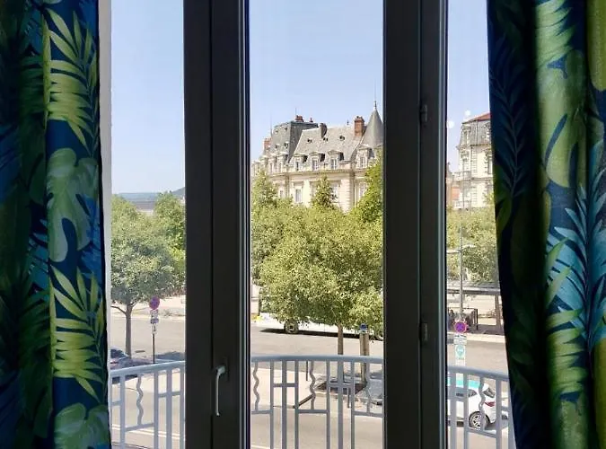 Boutique Grand appartement sur les bvd à 2 pas de la gare Valence 