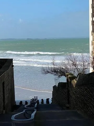 Appartement 4 étoiles bord de plage et parking Chez Suzette Saint-Malo