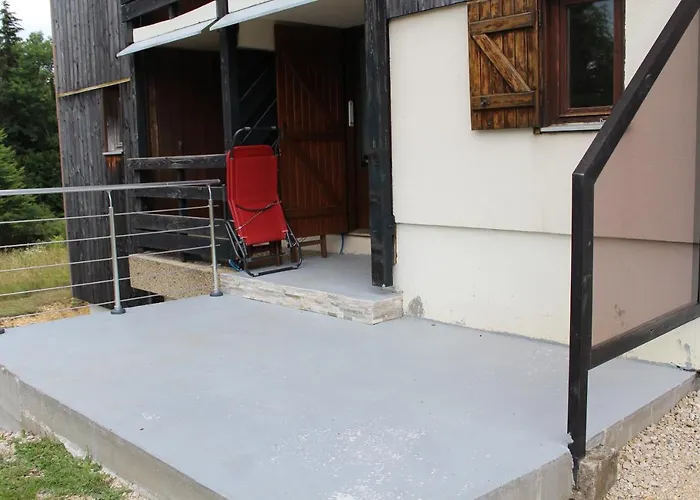 Studio rénové, calme avec Terrasse S-O, prestations de qualité - Résidence Les Adraits Les Rousses acceptant les animaux