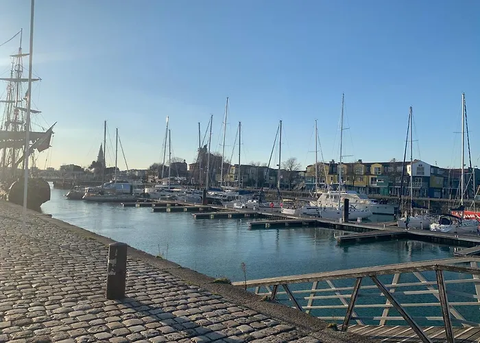 Hotel Nuit Sur Un Bateau à La Rochelle  acceptant les animaux