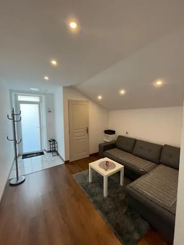 Studio privée Vesoul -Wifi,TV,Clim,Parking gratuit acceptant les animaux