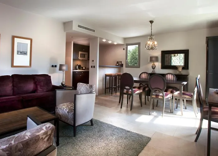 Résidence Hôtelière 4 étoiles Les Mas du Grand Vallon Mougins
