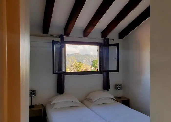 Hotel Locations De Giulia à Porto-Vecchio  Avec Terrain de Golf