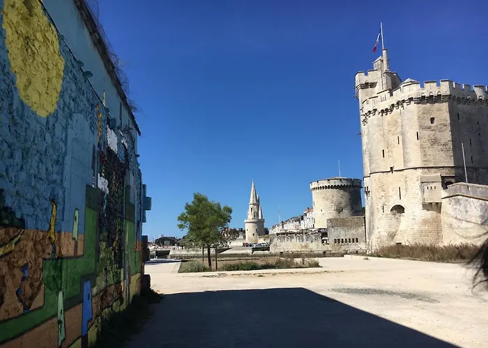 Appartement Nid douillet T2 wifi centre historique 3 étoiles à La Rochelle 