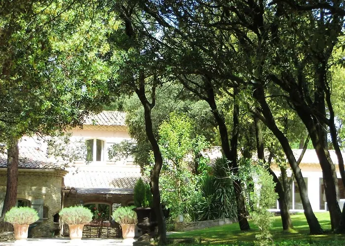 Villa de 4 chambres avec piscine privee jardin clos et wifi a Orange Privée