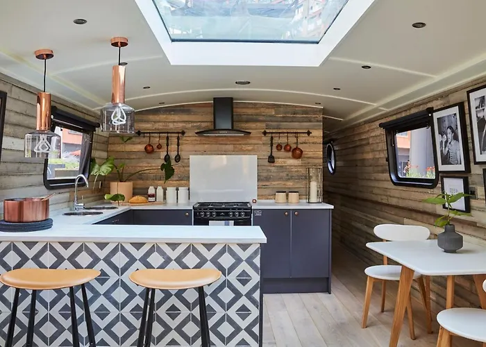 London Glamping Near Me