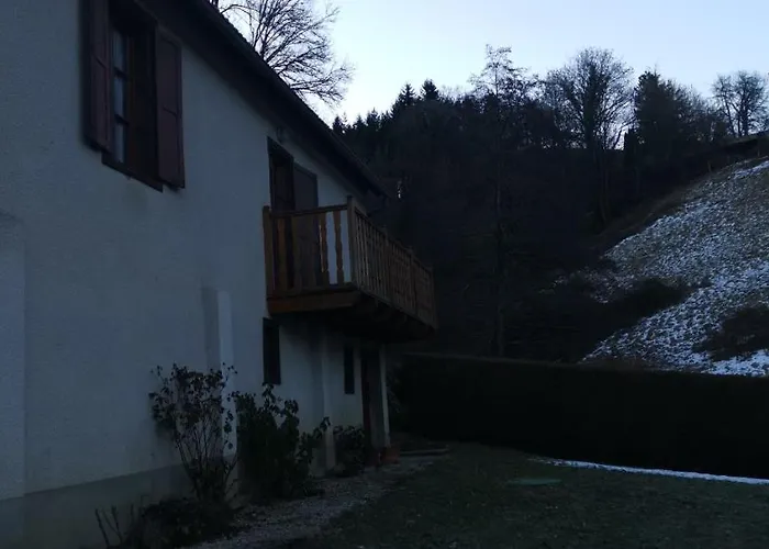 maison d'hôte, gîte, la maisonnette Vic-sur-Cère