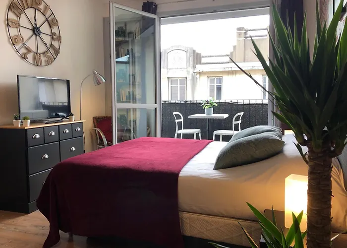 Studio avec balcon&parking gratuit - Tours Gare acceptant les animaux