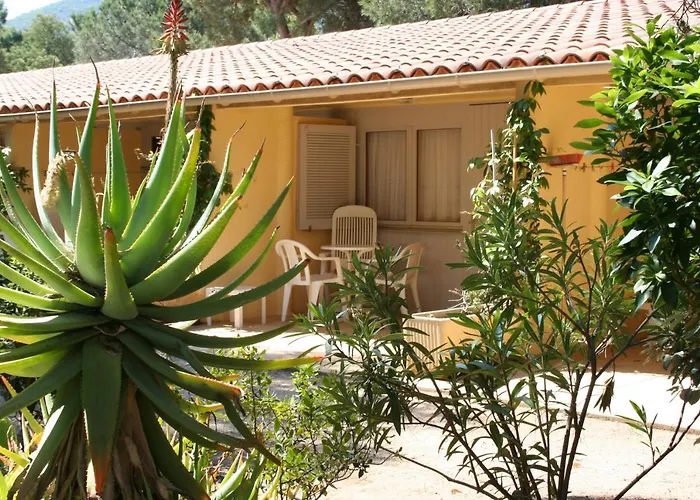 Feriendorf Zum Stoerrischen Esel Calvi 