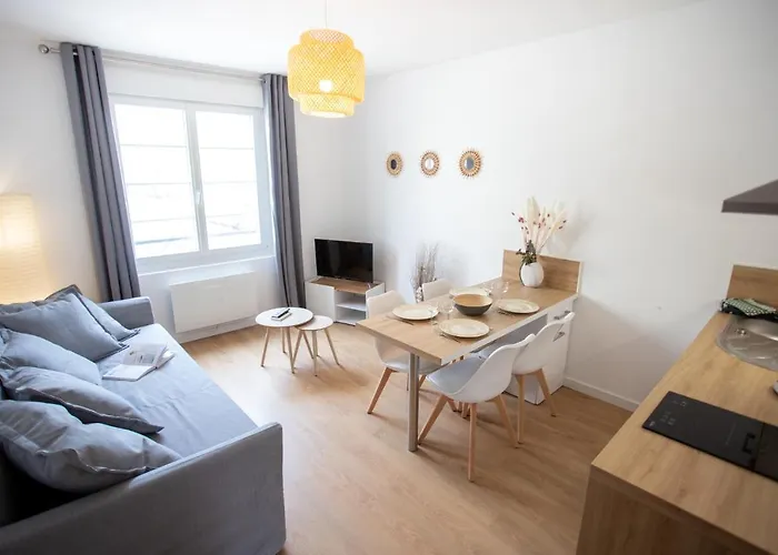 4 pers centre-ville / 300M Plage Royan acceptant les animaux