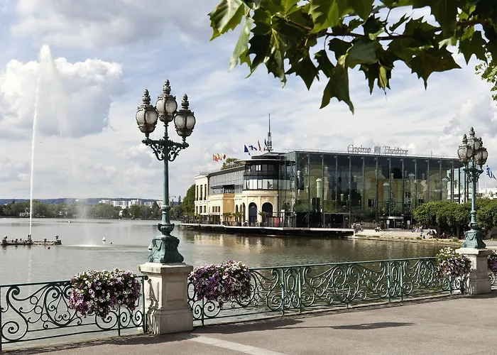 Hôtel Barrière L'Hôtel du Lac Enghien-les-Bains Avec un Casino