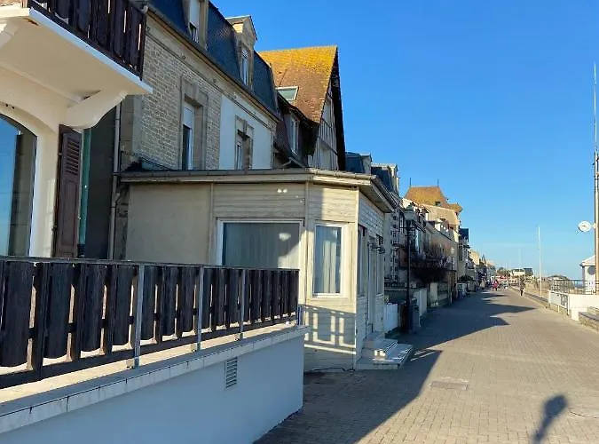 Villa Aux Bains des Mots à Saint-Aubin-Sur-Mer  Privée