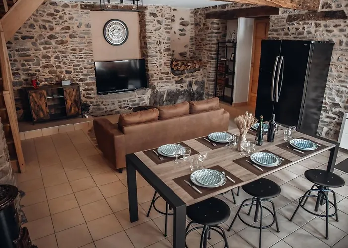 Rare, belle maison de 90 m2 au pied du château Fougères Privée