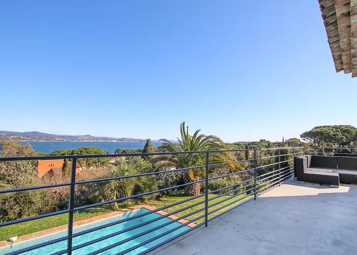 Modern Holiday Home In Gassin With Private Pool Saint-Tropez avec Piscine