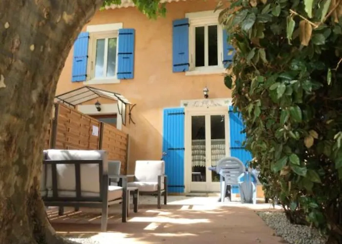 Maison D'Une Chambre Avec Piscine Partagee Jardin Amenage Et Wifi A Bollène