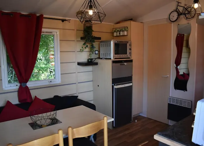 mobil-home sur terrain bucolique Hyères acceptant les animaux