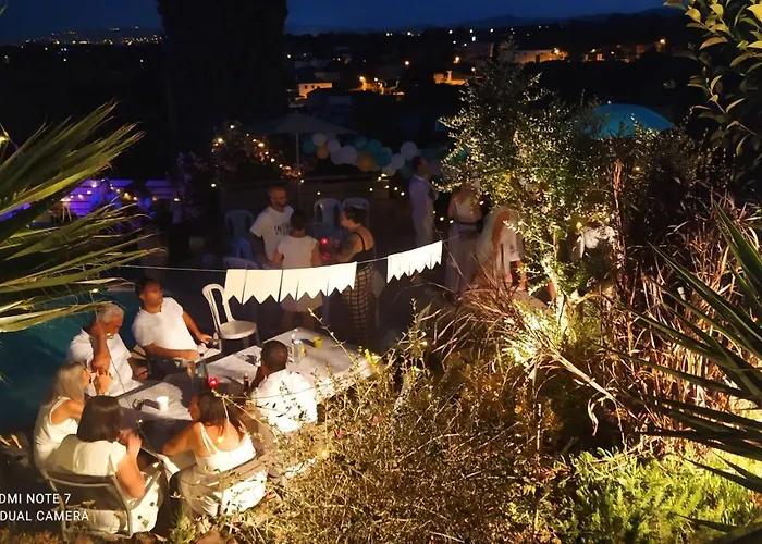 VILLAS-Piscine les MIMOSAS Fréjus