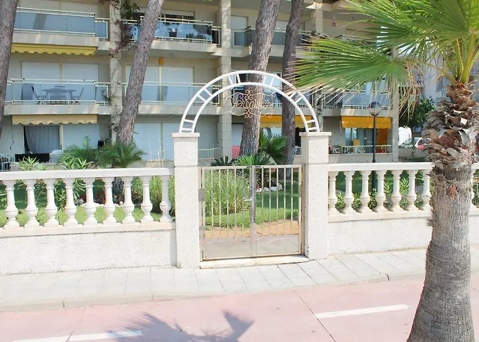 Boutique Privilege Versailles Beach Cambrils