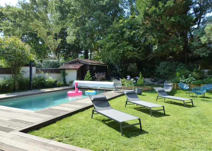 CAPBRETON Villa MALBEC Villa rénovée sur jardin pour 10 personnes Wifi gratuit