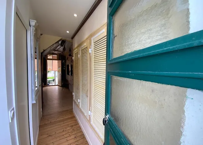 Maison bord de mer  Le Bateau IvRe  Saint-Malo Privée