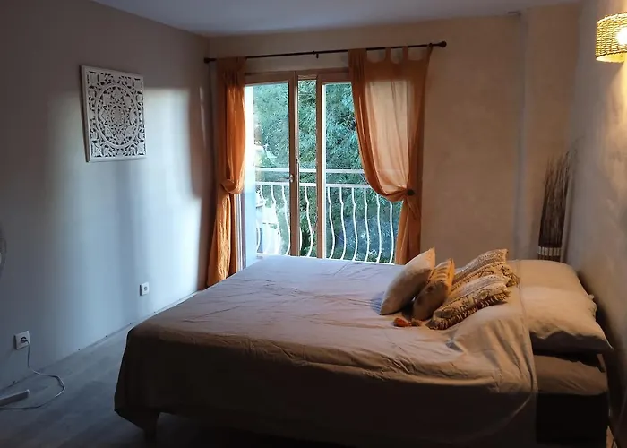 Maison de hameau dans un coin de paradis Toulon