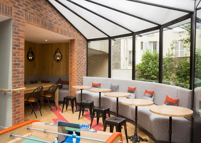 Boutique Hotel Izzy Issy-les-Moulineaux