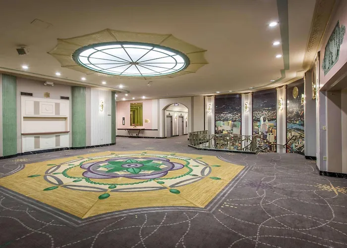 Hilton Cincinnati Netherland Plaza