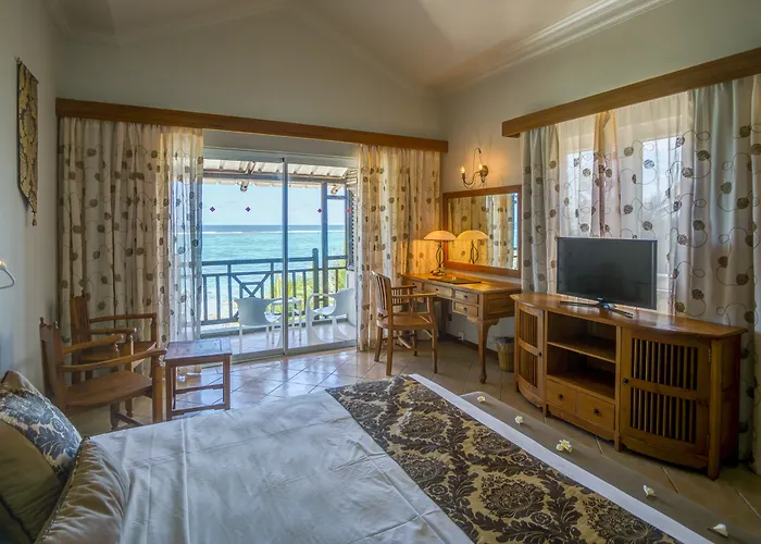Le Peninsula Bay Beach Resort & Spa Blue Bay