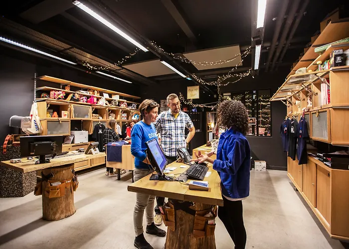 MOB HOTEL Paris Les Puces Saint-Ouen 