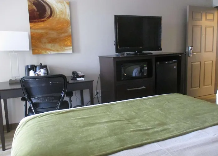 Best Western Harvest Inn & Suites Grand Forks