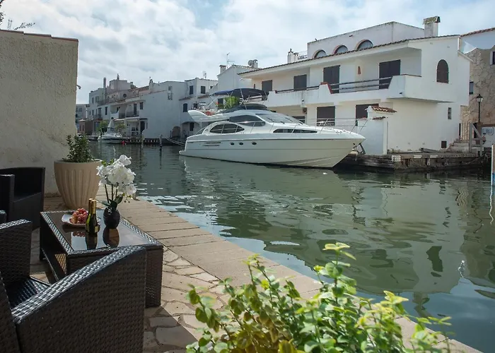 Villa Casa Port Grec à Empuriabrava Privée