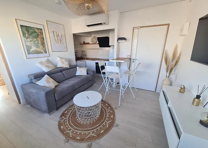 Appartement lumineux avec vue sur mer a 50 m de la plage et du centre La Grande Motte