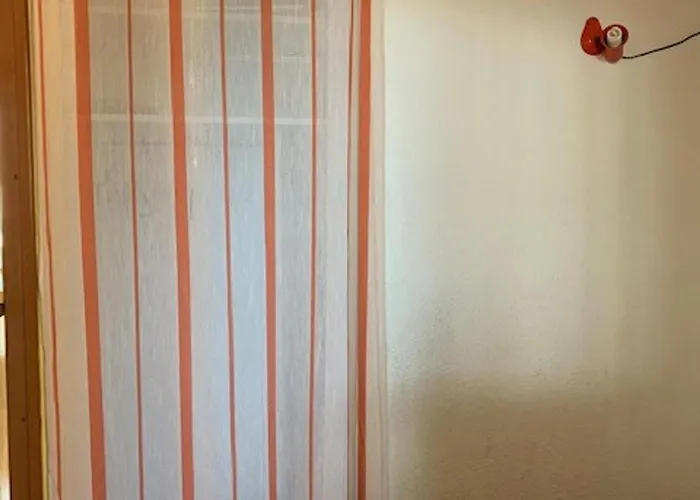T2 au Cap d'Agde: Piscine, Parking, Terrasse, Calme, Près de la Plage - FR-1-607-110