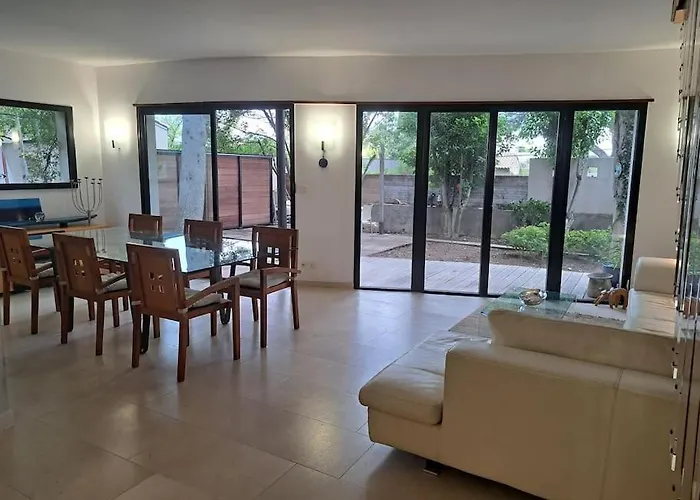 Le Roc De Pezenasyourhosthelper Montpellier Privée