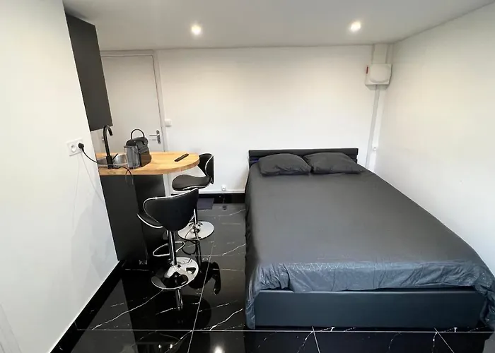 Bella vita - Studio tout équipé - Tv Netflix - centre ville 100m- Gare 50m - Basilique 200m Lisieux