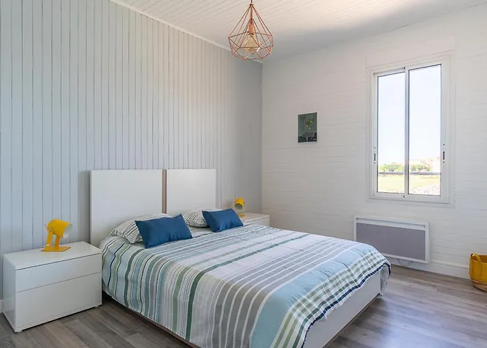 Boutique Appartement Superbe T3 rénové à 200m de l'océan avec terrasse et parking privatif - FR-1-50-74 à Mimizan