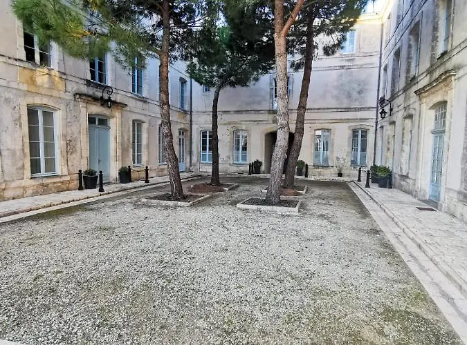 Villa Beautiful Flat For 5 At The Vieux-Port à La Rochelle  Privée