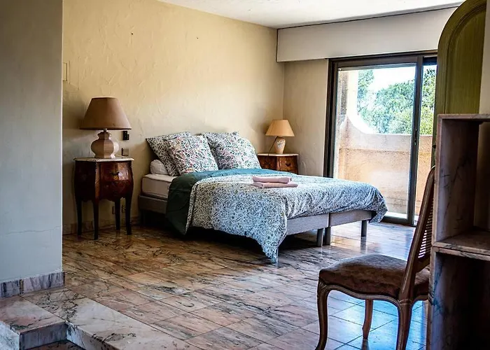 Villa avec piscine 8 personnes Fréjus