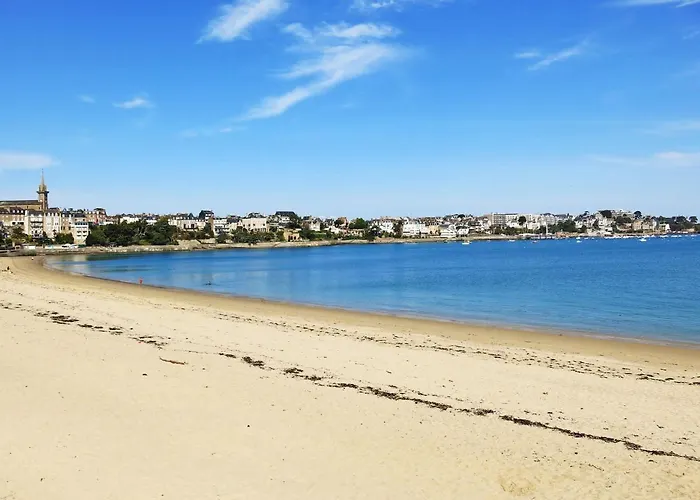 Chalet Le Bois d'Amour Dinard avec Piscine