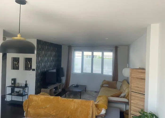 Villa Vue Sur Le Circuit Des 24H Du Mans à Le Mans