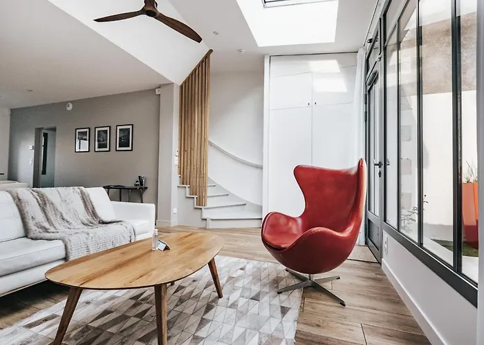 Villa 64 Sur Le Mail à La Rochelle  Privée