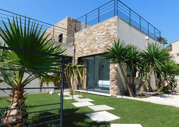 Stunning Air-Conditioned Villa "Ronsard" With Swimming Pool Saint Aygulf avec Piscine