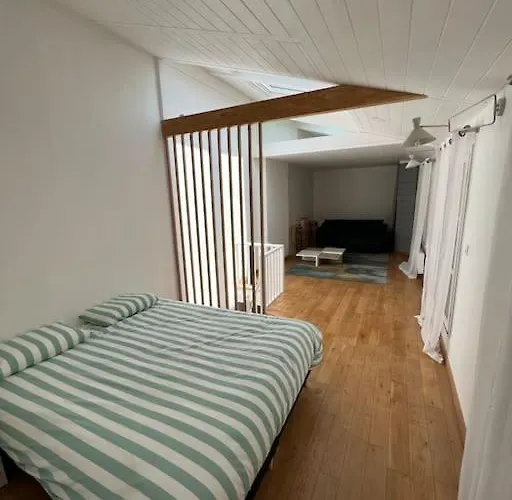 Belle Maison De Ville A 2 Pas Du Vieux Port La Rochelle  Privée