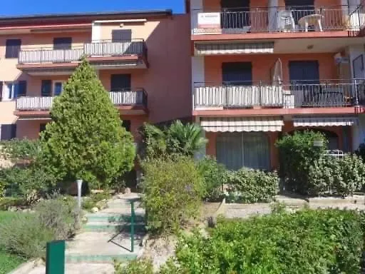 Villa Studio En Front De Mer Avec Balcon Et Climatisation à Fréjus Privée