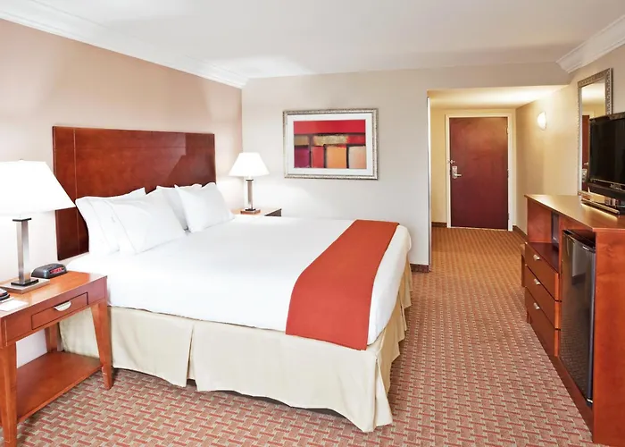 Holiday Inn Express & Suites Niagara Falls By Ihg