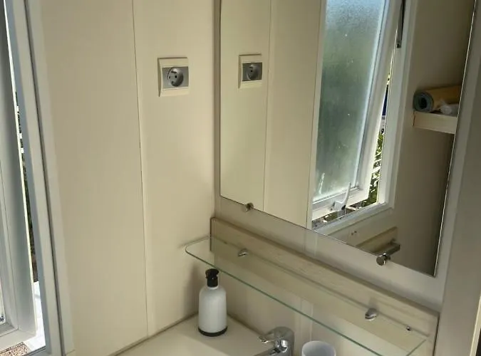 Jolie maisonnette avec JARDIN à Fréjus Privée