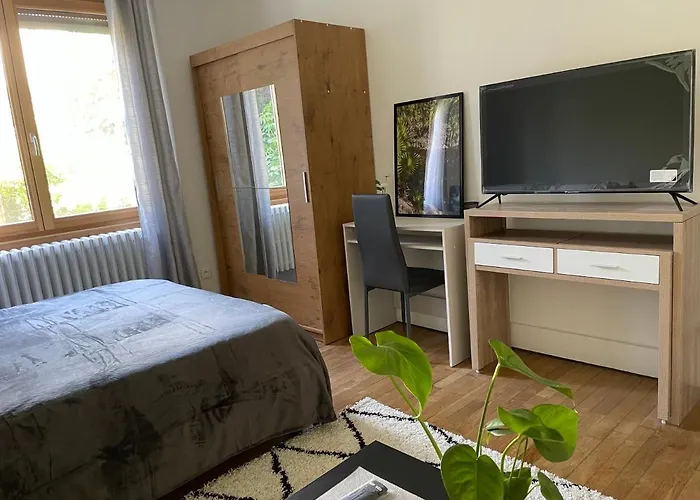 Chambre privée vue sur le jardin proche centre ville Besançon