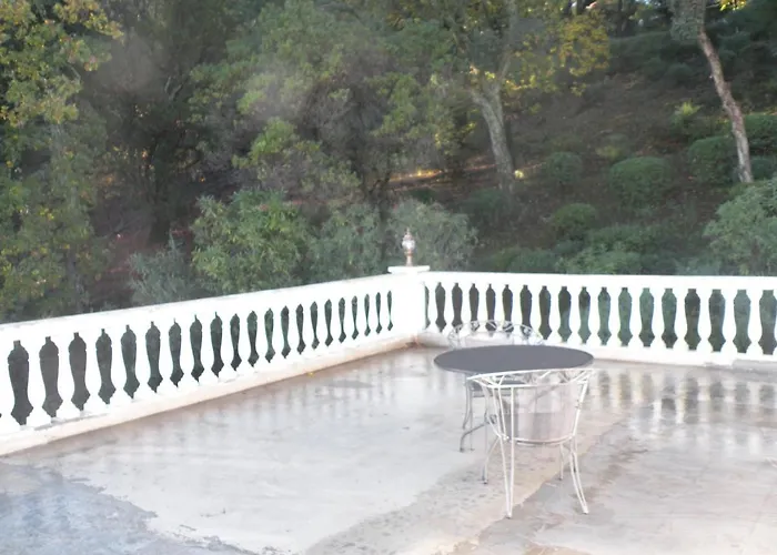 Magnifique Chambre Immense Terrasse Spa Jacuzzi Prive Fréjus